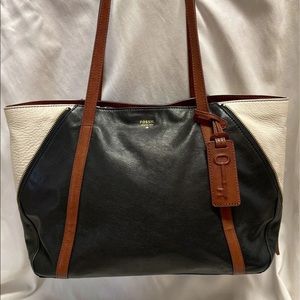 ✨Fossil✨ Leather Tote in Black, White, Brown